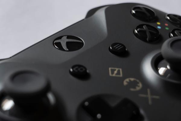 Pelien verkkoyhteyksien resursseja ja Unity suunnittelu patterneja